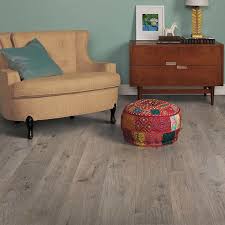 Harmonics Silverleaf Oak Laminate Flooring 22 08 Sq Ft Per Box Oak Laminate Laminate Flooring Costco Laminate Flooring