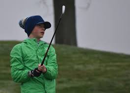 Settles Late Birdie Spurs Win