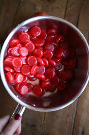 With over 100 combinations of base dips and toppings, you're sure to find the perfect handmade candy apple to satisfy any sweet tooth. Cinnamon Candy Apples Our Best Bites