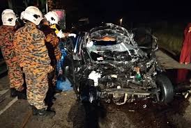 Kemalangan di lebuh raya rawang hari ini, lebuh raya utara selatan libatkan treler dan kereta kira2 5 petang td dari punca kesesakan di sepanjang 9km dari. Empat Sekeluarga Maut Myvi Bertembung Treler