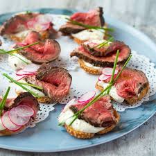 Beef And Horseradish Crostini Appetizer Recipes Appetizers For Party Food