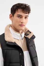 Douglas Vest's Instagram, Twitter & Facebook