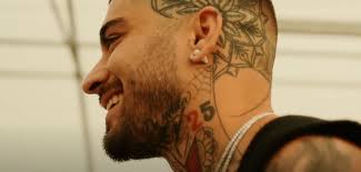 Zayn Malik Posts Flood X as Fans Welcome the “2012” 'Entertainer' in  Manchester