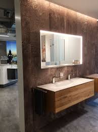 Unsere Exklusive Badmobelserie Edition Lignatur Von Keuco Konnen Sie In Der Bad Comfort Ausstellung Bei Wesemeyer In Badezimmerideen Badmobel Holz Badezimmer