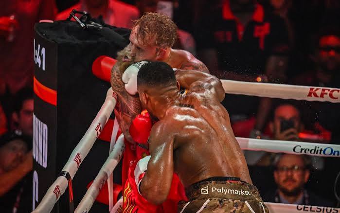 Broken jaw & liquid diet: Joshua gives Paul taste of real fight | Daily Sabah