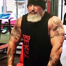 Email Address of @dumbellsandogtags Instagram Influencer Profile