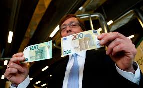 Euroscheine pdf / gratis einkaufsgutschein im wert von 500 euro. Neue 100 Und 200 Euro Scheine Wie Sie Die Geldscheine Erkennen Trend At