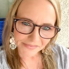 Nicole Paul's Instagram, Twitter & Facebook