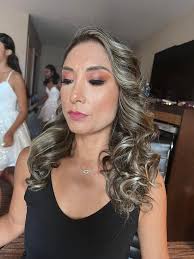 MAQUILLAJE 💄 SOCIAL PARA TODO EVENTO AGENDA TU CITA 203 996 6689 Incluye  pestañas 3D Peinados planchados y más