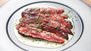 Recette D Onglet De Boeuf A La Moutarde Et Sauce Au Roquefort Zeste Recipe Beef Recipes Steak Recipes Recipes