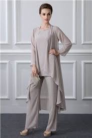 In unserer kollektion haben wir eine auswahl an modernen hosenanzügen in den trendfarben pink, weiß und rosa. Festliche Hosenanzuge Fur Hochzeit Brautmutter Outfit Festliches Outfit Hosenanzug