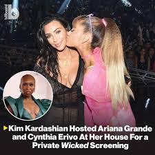outdoor | Kim Kardashian apresenta sua própria exibição privada do musical 'Wicked' em sua casa, onde ela foi acompanhada pelas estrelas Ariana Grande e… | Instagram