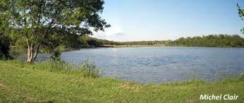 Which popular attractions are close to la tuilerie de talouan? Etang De La Gazonne Loiret 45 Centre Val De Loire