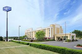 Hampton has over 140 locations in minnesota, illinois, iowa, nebraska, north dakota, south dakota and wisconsin. Hampton Inn Spartanburg North I 85 Visit Spartanburg