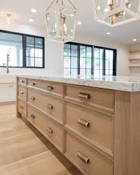 Home Bunch On Instagram Kitchen Inspiration White Oak Rifted And Quarted Kitchen Islan In 2020 Transitional Interior Design Luxury Interior Design Luxury Home Decor