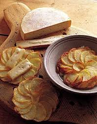 Pommes De Terre Au Reblochon Pour 4 Personnes Recettes Elle A Table Recette Recettes De Cuisine Recette Pomme De Terre Recette