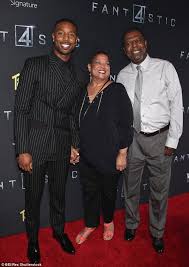 Michael b jordan's height 5ft 10 ½ (179.1 cm) american actor best known for roles in tv shows the wire and friday night lights. Kendall Jenner Michael B Jordan Height