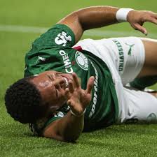 Vitor Roque sofre nova lesão, passará por cirurgia e vira desfalque no Sociedade Esportiva Palmeiras
