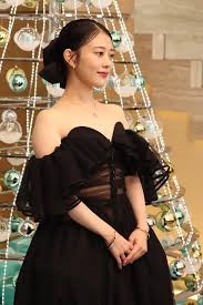 写真 56枚】Mitsuki Takahata：Sense of accomplishment knitting a triangle  bikini - Attended Tiffany event in a black dress highlighting her white  chest | MANTANWEB（まんたんウェブ）