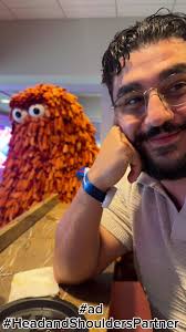 These darn dandruff microbes won’t stop creeping 🙄 #ad  #headandshoulderspartner @headandshoulders