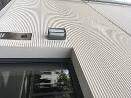 Eingangsbereich Mit Kammzugputz Fassade Aussenfassade Eingang