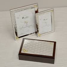 Per lasciarsi ispirare nella composizione di questi importanti auguri, ecco un esempio di lettera commovente ai nonni. Cofanetto Anniversario 50 Nozze D Oro In Argento Lavorato Gioielloro It La