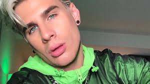 TikToks King Of Hair, Brad Mondo, Gets Honest About His Success & Life  Behind The Fame | Glamour UK