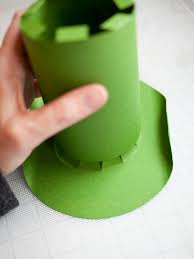 Guidecentral is a fun and visual way to discover diy ideas, learn new skills, meet amazing people who share your passions and even upload your own diy guides. How To Make A Paper Leprechaun Hat Hgtv