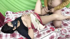 आज पहली बार जब मेरे देवर ने अपने घोड़े जैसे लंड से मेरी चुदाई की तो मेरी  चूत पानी पानी होकर फट गई