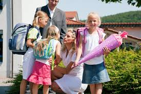 Ein großer segen für die kinder, behaupten hingegen psychologen. Wie Kann Ich Meinem Kind Bei Der Einschulung Helfen