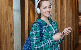 Eccoti allora i 5 migliori podcast italiani del 2019, per la tua crescita personale: Podcast Per Imparare L Italiano A Pagamento Gratuiti Videolezioni E Non