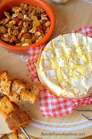 Camembert Roti Au Four Facon Jamie Oliver Aux Delices Du Palais Recette Camembert Camembert Roti Idee Recette Apero Dinatoire