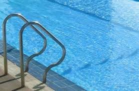 Kami jasa pembuatan kolam renang siap adalah system kolam renang yang menerapkan acessories skimmer box di bagian pinggir atau bibir kolam renang atau biasa disebut bagian toping. Jual Perlengkapan Kolam Renang 4 Jenis Aksesoris Kolam Renang Salsabila Pool