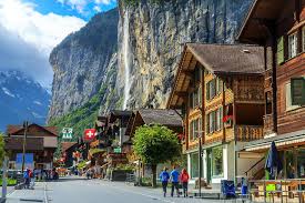 Disfrutar de la gastronomía suiza. Declaran A Suiza Como El Pais Mas Seguro Para Visitar En 2020 Todo Lo Que Puedes Hacer Ahi Vix