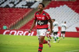 Maybe you would like to learn more about one of these? Soberano Flamengo Vence Coxa No Maracana E Esta Nas Oitavas Da Copa