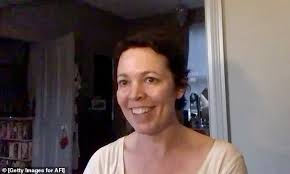 Оливия колман, имоджен путс, энтони хопкинс и др. Olivia Colman Chats To Her The Father Co Star Anthony Hopkins During The Afi Festival Daily Mail Online