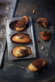 Madeleines Miel Et Chocolat Madeleine Miel Chocolat Patisserie Recette Madeleine Recette Mignardise Recette