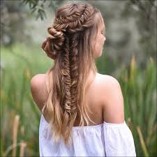 20 Schon Flechtfrisuren Fur Den Meeting Tag Trend Bob Frisuren 2019 Hair Styles Cute Prom Hairstyles Prom Hair