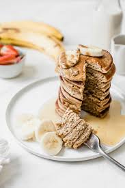 Add oatmeal flour, baking soda, cinnamon and pinch of salt. Banana Oatmeal Pancakes Video Kim S Cravings