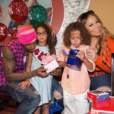 Nick cannon and mariah carey's children. Nick Cannon And Abby De La Rosa Are Expecting Twin Boys