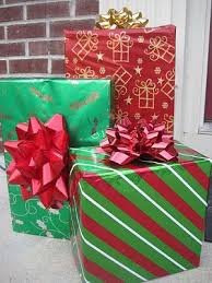 The Front Porch At Christmas Paper Christmas Decorations Christmas Wrapping Paper Christmas Crafts Diy