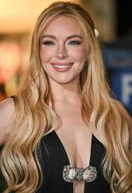Lindsay Lohan is radiant, she looks mature, calm and above all happy