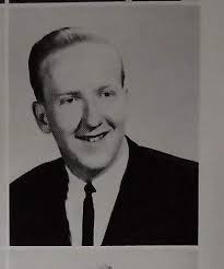 Obituary Robert Niles Robert Niles passed away from diabetes complications  in Maryland where he's lived for many years. Born in Pittsfield, MA, he  grew up in Hinsdale. He leaves behind four children;