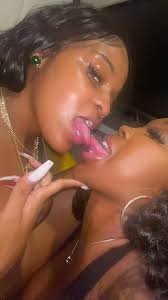 @ZmeenaOs video Tweet