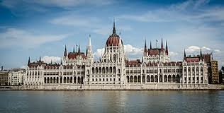 Pest, buda és óbuda fővárosként való egybeforrasztásának gondolata az egyesítés előtt már jóval korábban megfogalmazódott. Budapest Familypedia Fandom