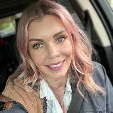 Sara Forney's Instagram, Twitter & Facebook