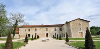 Le Couvent Des Carmes Jardin Medieval Verger Historique Musee Des Dauphins Et Musee De La Flore Beauvoir En Royans Avec Images Jardin Medieval Musee Couvent