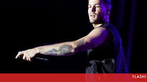 David carreira 2020 baixar mp3. A Vida Continua David Carreira Regressa Aos Palcos 1 Mes Depois Da Morte Da Irma Sara Carreira Nacional Flash
