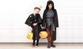 Voici une façon de tracer le patron de base pour un petit. 10 Tutos Gratuits Pour Coudre Un Deguisement D Halloween Louise