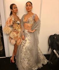 Kareena Kapoor Wore A Manish Malhotra Lehenga You Ll Want To Wear At Your Wedding Bollywood Fashion Indian Bridal Indian Dresses Her choli had mirror work and intricate embroidery. kareena kapoor wore a manish malhotra